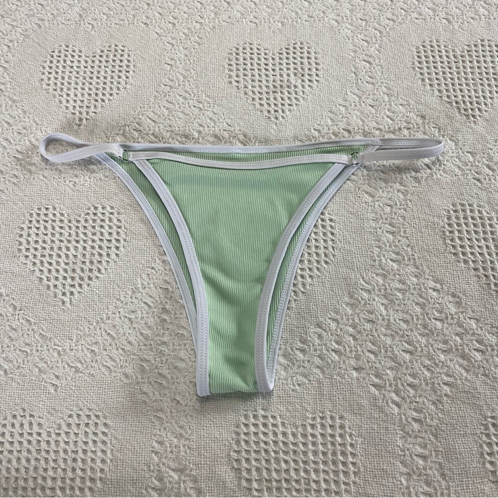SHEIN Bikini Bottom (SEE MEASUREMENTS)